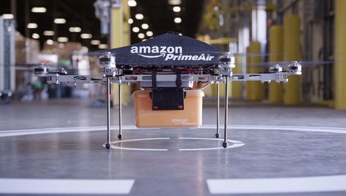 Amazon ได้ทดลองบริการจัดส่งของทางอากาศด้วยโดรน หรือ Amazon Prime Air เป็นครั้งแรก