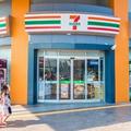 เป็นทุกอย่างให้คุณแล้ว 7-Eleven ทดลองเปิดบริการเดลิเวอรี่ ให้พนักงานปั่นจักรยานส่งของ