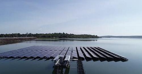 ในที่สุด โซลาร์ฟาร์มลอยน้ำ (Floating Solar Farm) ก็ถือกำเนิดขึ้นในประเทศไทยแล้วครับพี่น้อง