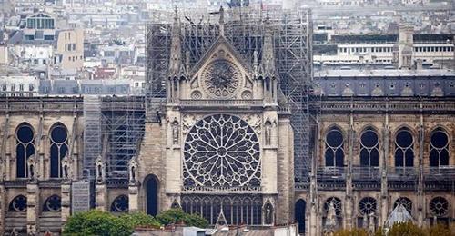 Kering พักรบ LVMH ? ร่วมแรงสมทบทุน 300 ล้านยูโรสร้างมหาวิหาร Notre-Dame ขึ้นใหม่